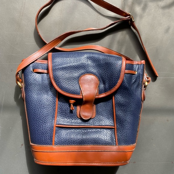 Pebble navy blue and brown crossbody bucket bag/purse - Picture 3 of 9